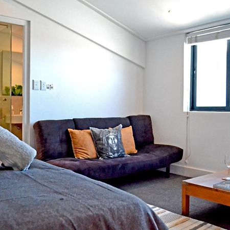 Central Modern Studio Apartment, Hermanus Waterfront Extérieur photo