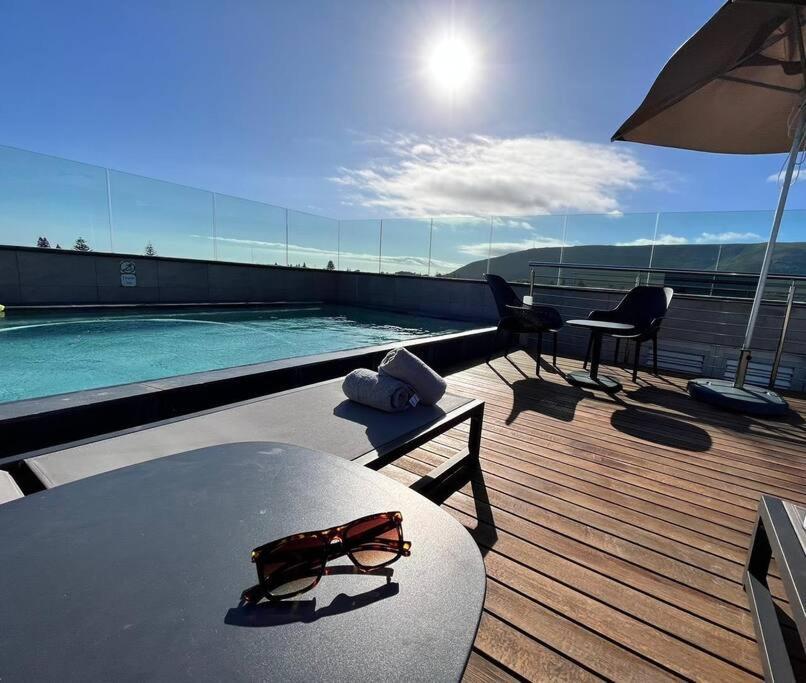Central Modern Studio Apartment, Hermanus Waterfront Extérieur photo