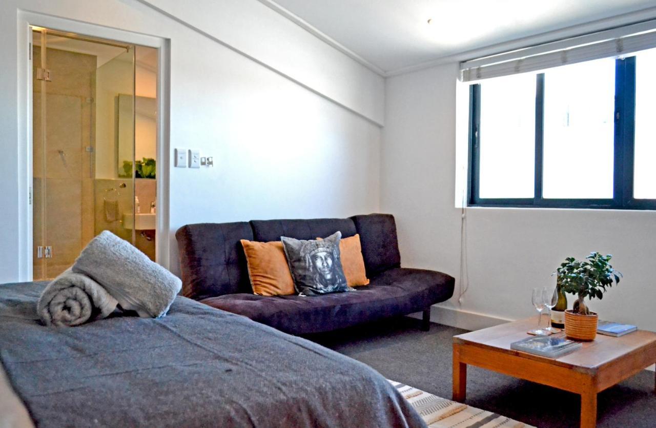 Central Modern Studio Apartment, Hermanus Waterfront Extérieur photo