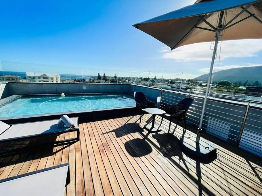 Central Modern Studio Apartment, Hermanus Waterfront Extérieur photo